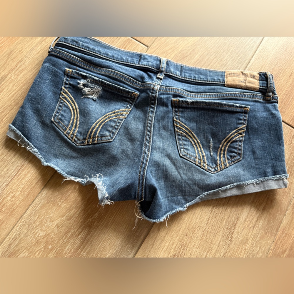 Hollister Dark Blue denim low rise Jean Shorts size 7 28 - Picture 6 of 7